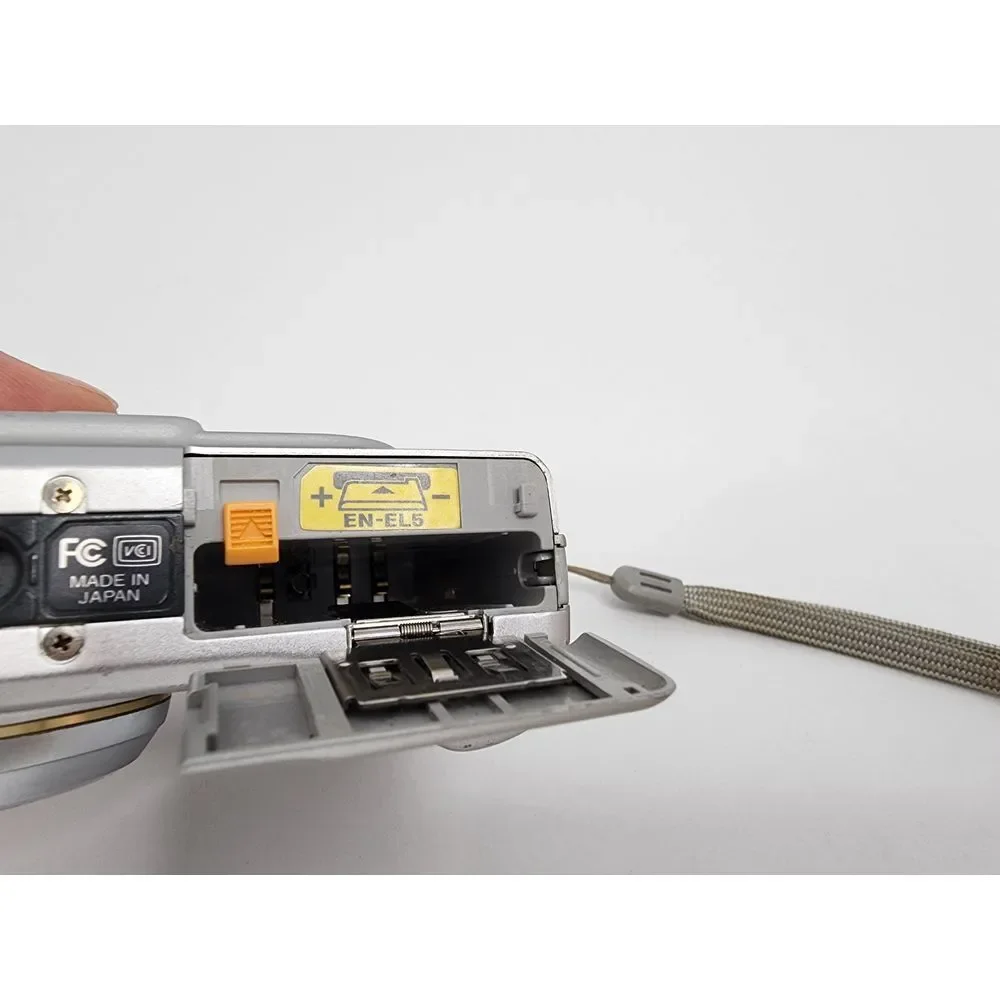 Nikon‎ Coolpix 5200 Silver Camera NOT TESTED - FOR PARTS